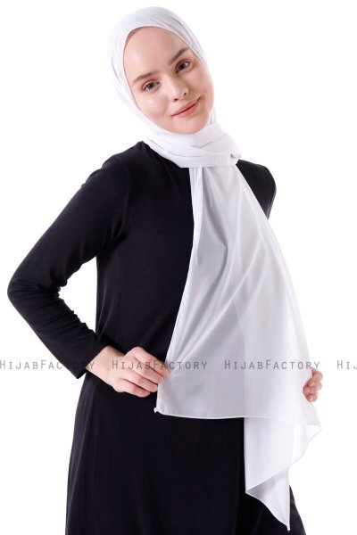 Hadise - Hvit Chiffon Hijab