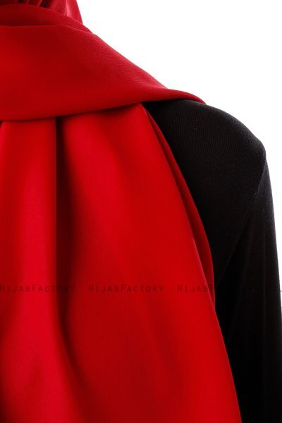 Hadise - Rød Chiffon Hijab