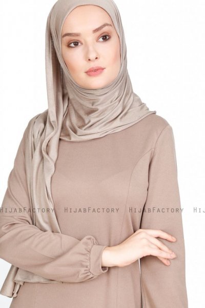 Nadia Taupe Klänning Med Volang Miss Halima 280231b